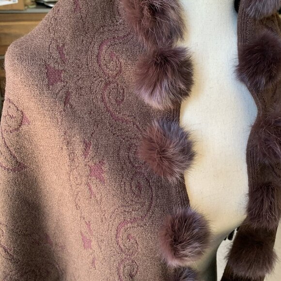 Vintage Woven Textured Fur Pom Pom with Embroidered Fringe Brown Art Shawl Brown - Picture 11 of 11